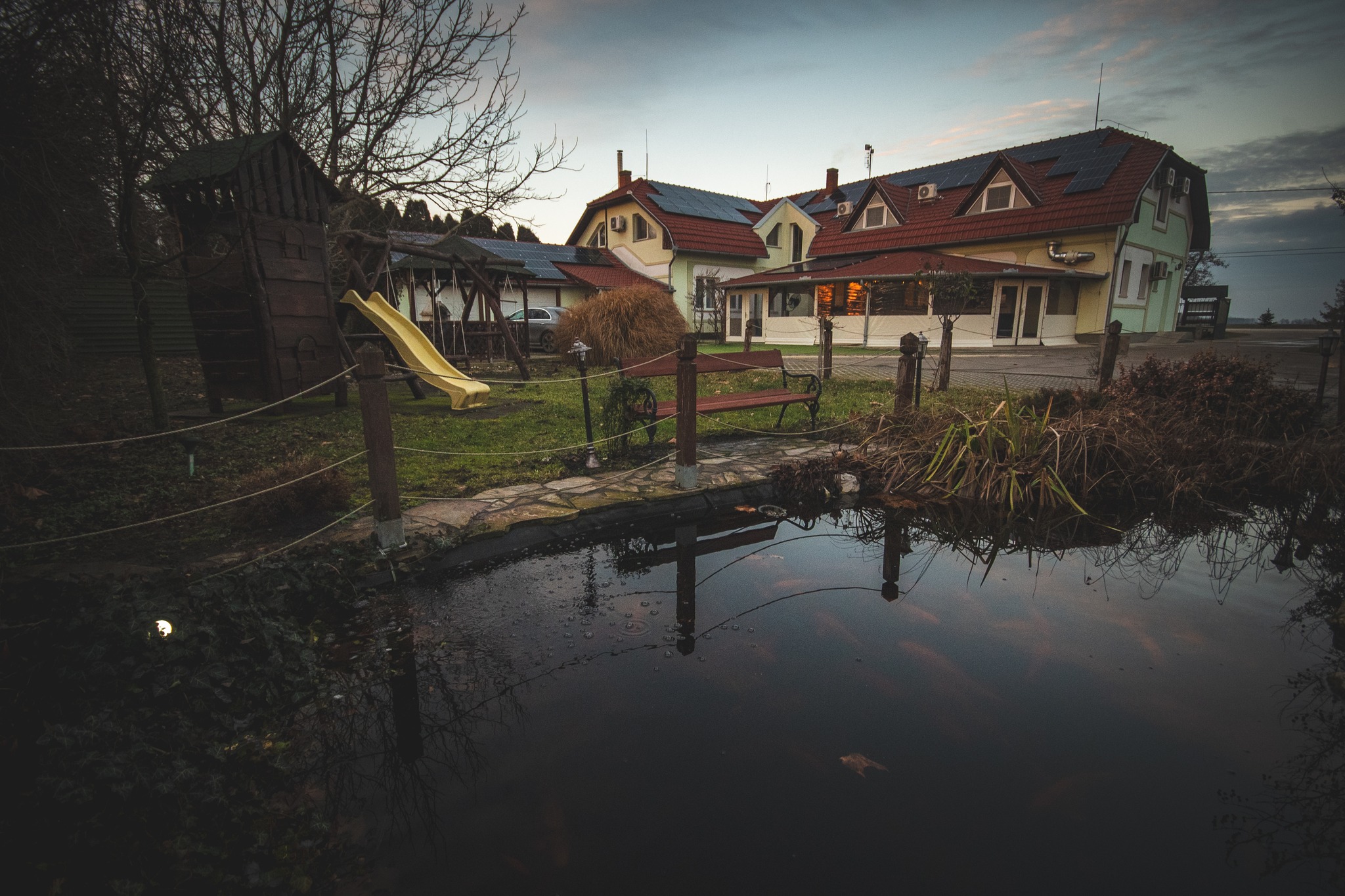 Rólunk